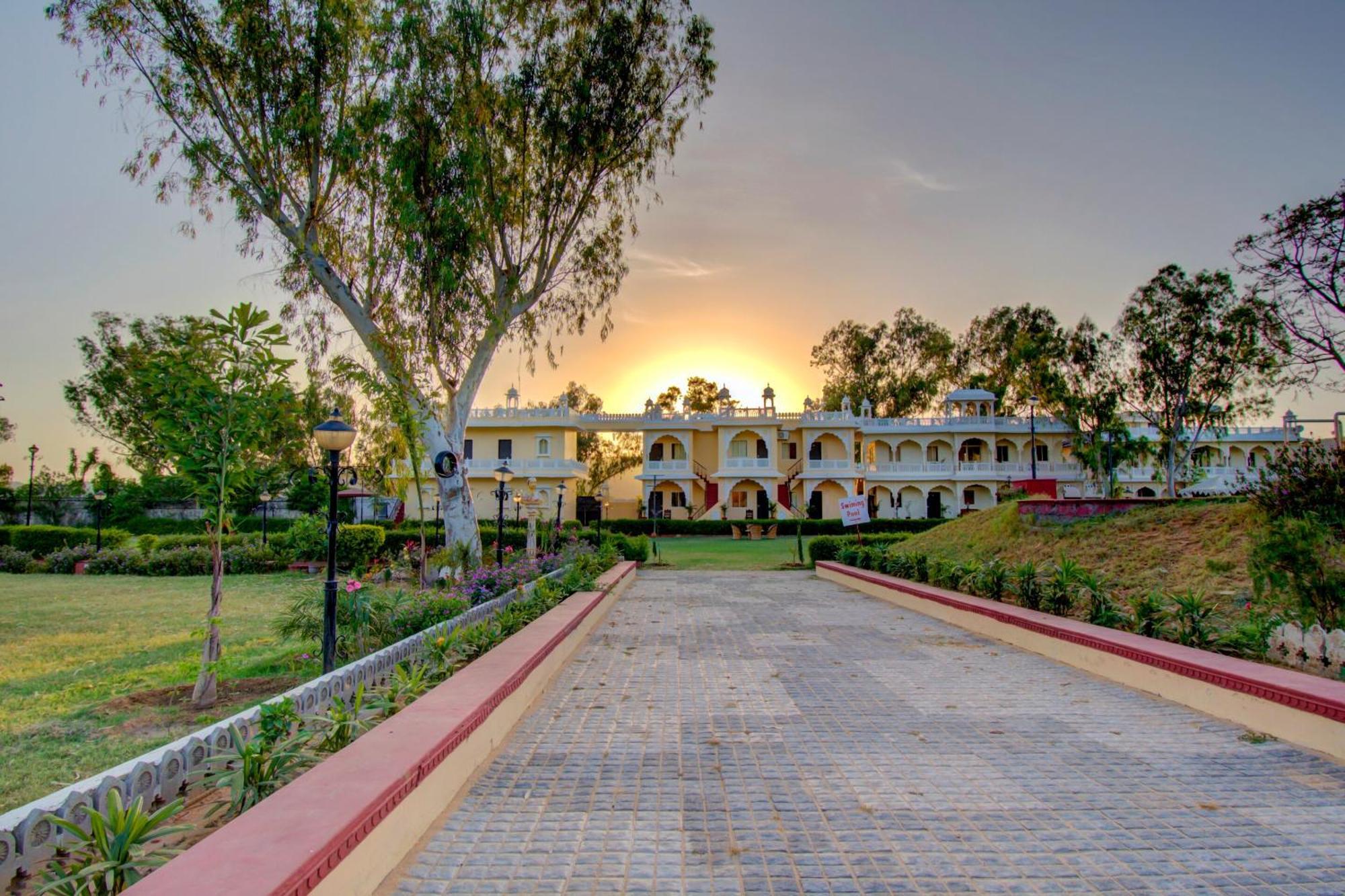 Palette - Rani Bagh Resort ジャイプール エクステリア 写真